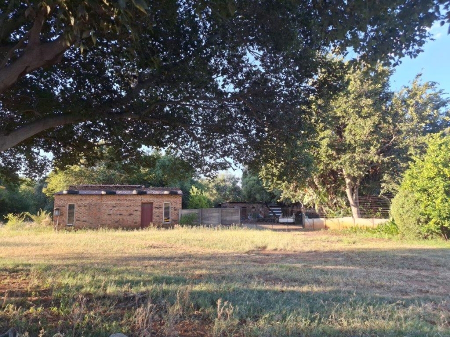 Commercial Property for Sale in Zuurplaat A H North West
